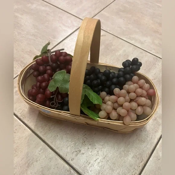 Vintage 80s Basket and Plastic Grapes Home Decor - Picture 1 of 2